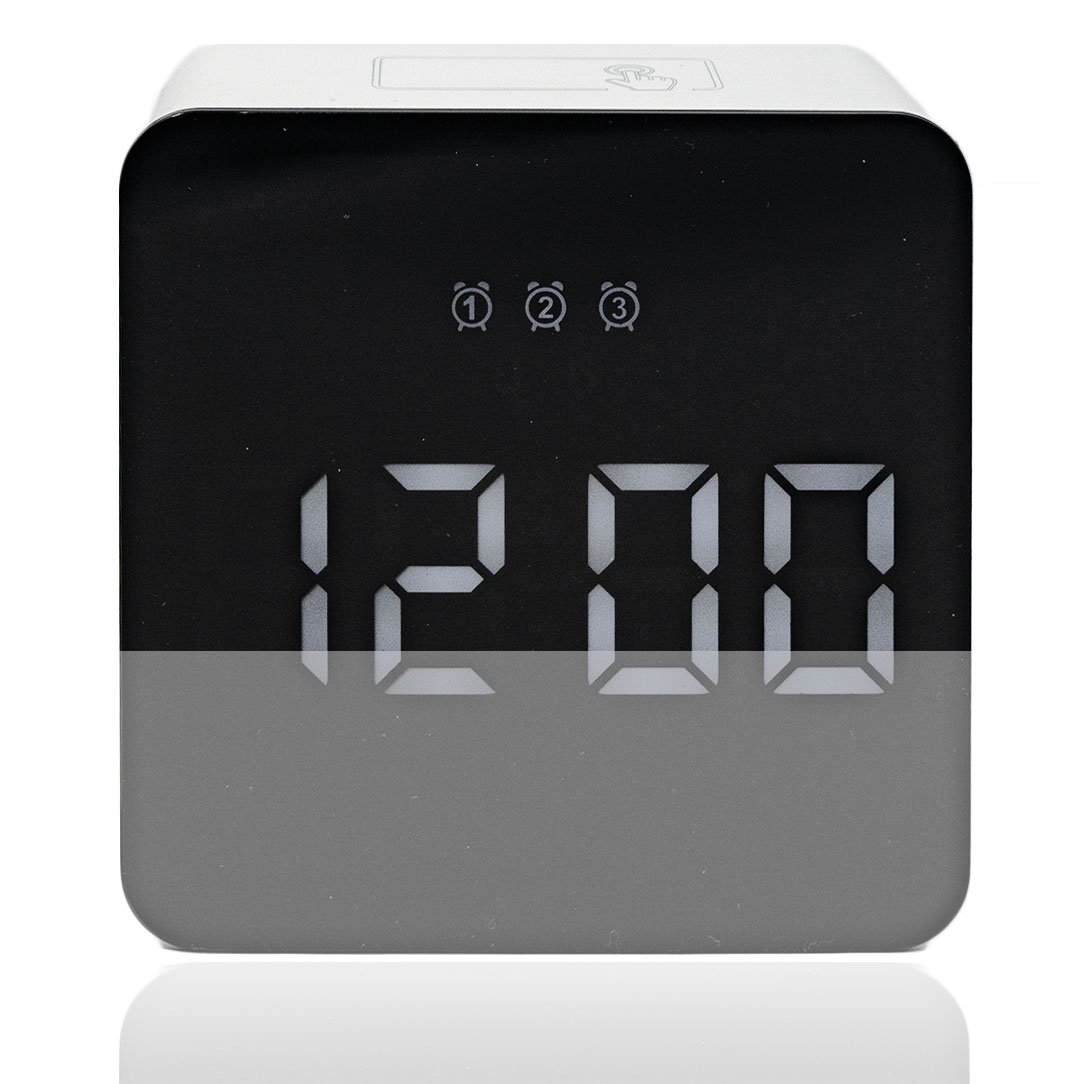 Quadratischer LED Wecker Digital Alarmwecker Uhr Schlummerfunktion Modern Touch Weiß